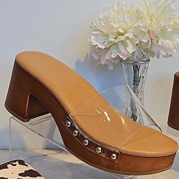 Very Comfy Clogs - Picture 3 of 3